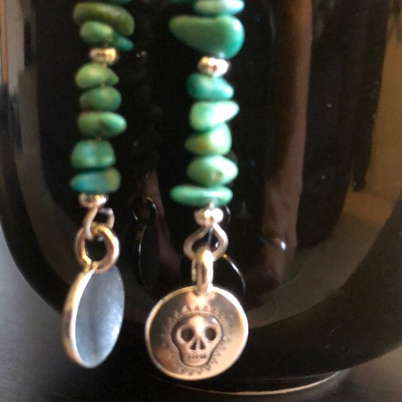 Turquoise & skull earrings handcrafted - Picture 4 of 4